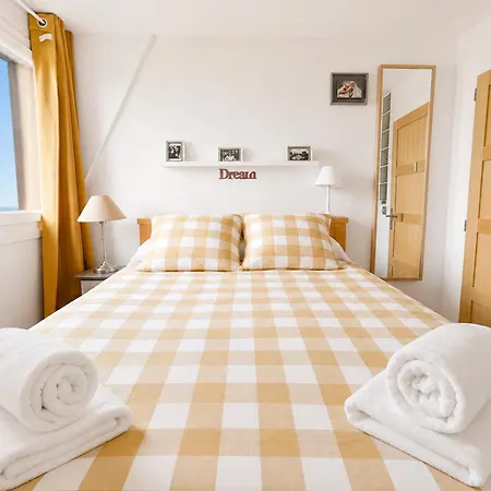 Apartment T2 Cosy, Vue Et Parking, A Pied