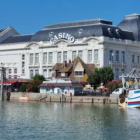 Apartment T2 Cosy, Vue Et Parking, A Pied Benerville-sur-Mer
